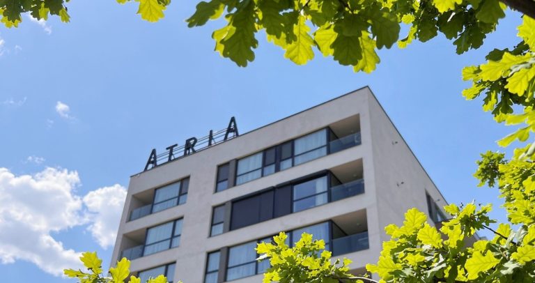 Cât costă, de fapt, întreținerea într-un complex rezidențial cu piscină și facilități premium? Date reale de la Atria Urban Resort