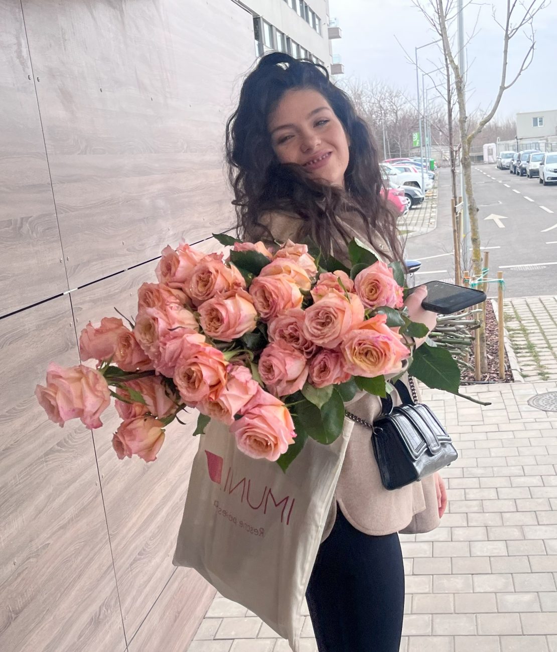 Claudia vecina noastra- micuta florareasa