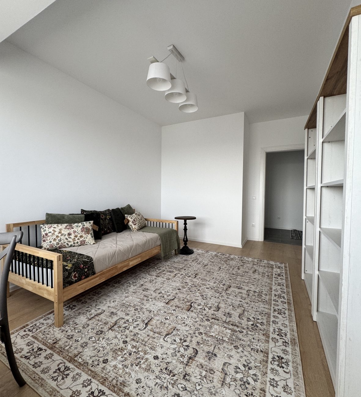 amenajarea dormitorul mic intr-un apartament de 3 camere